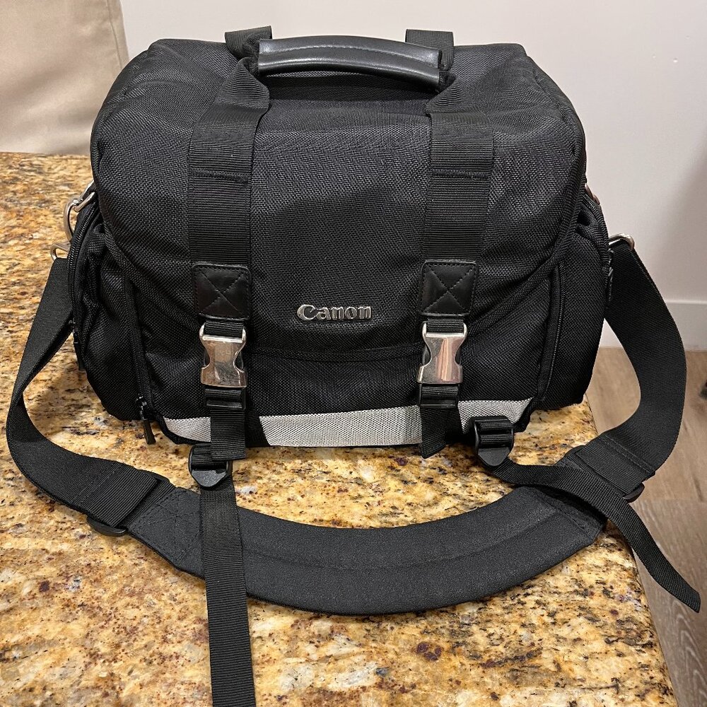 SOLD - Canon 200DG Digital Gadget Camera Bag